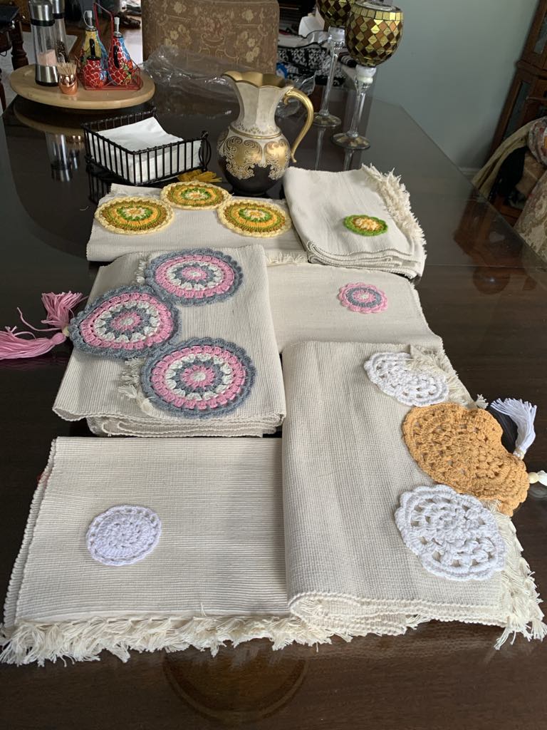 Table runner set